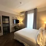 The Honest Hotel & Apartments
